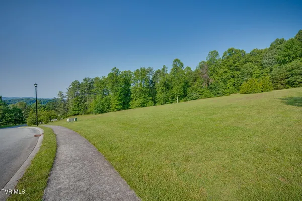 $190,000 | 309 Golf Ridge Drive, Unit 1R, Kingsport, TN 37664