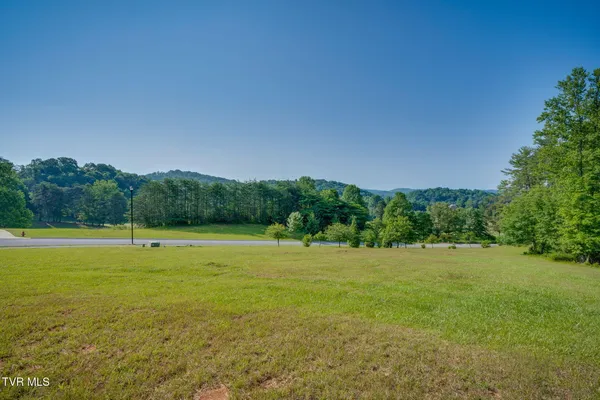 $190,000 | 309 Golf Ridge Drive, Unit 1R, Kingsport, TN 37664