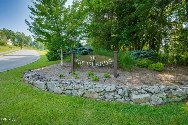$190,000 | 309 Golf Ridge Drive, Unit 1R, Kingsport, TN 37664