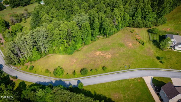 $190,000 | 309 Golf Ridge Drive, Unit 1R, Kingsport, TN 37664