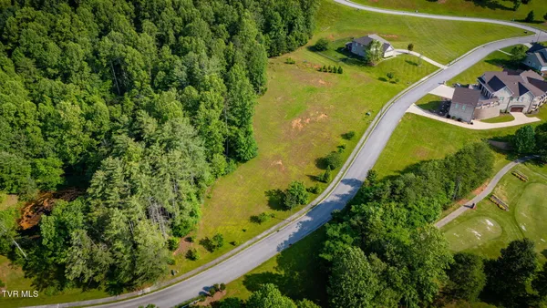 $190,000 | 309 Golf Ridge Drive, Unit 1R, Kingsport, TN 37664