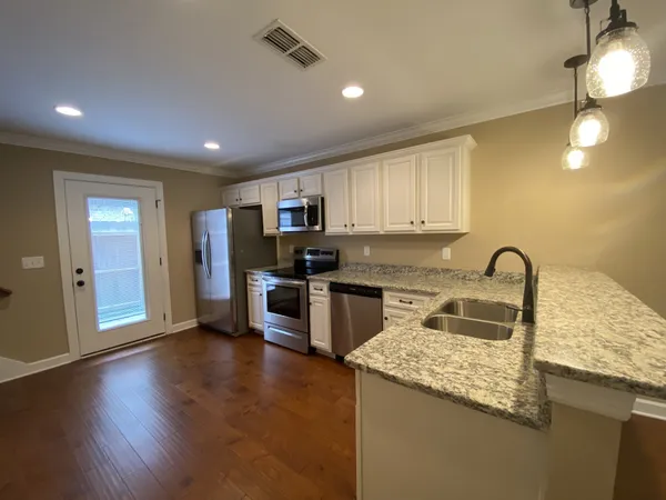 $1,400 | 2506 East Main Street, Unit A2, Murfreesboro, TN 37127