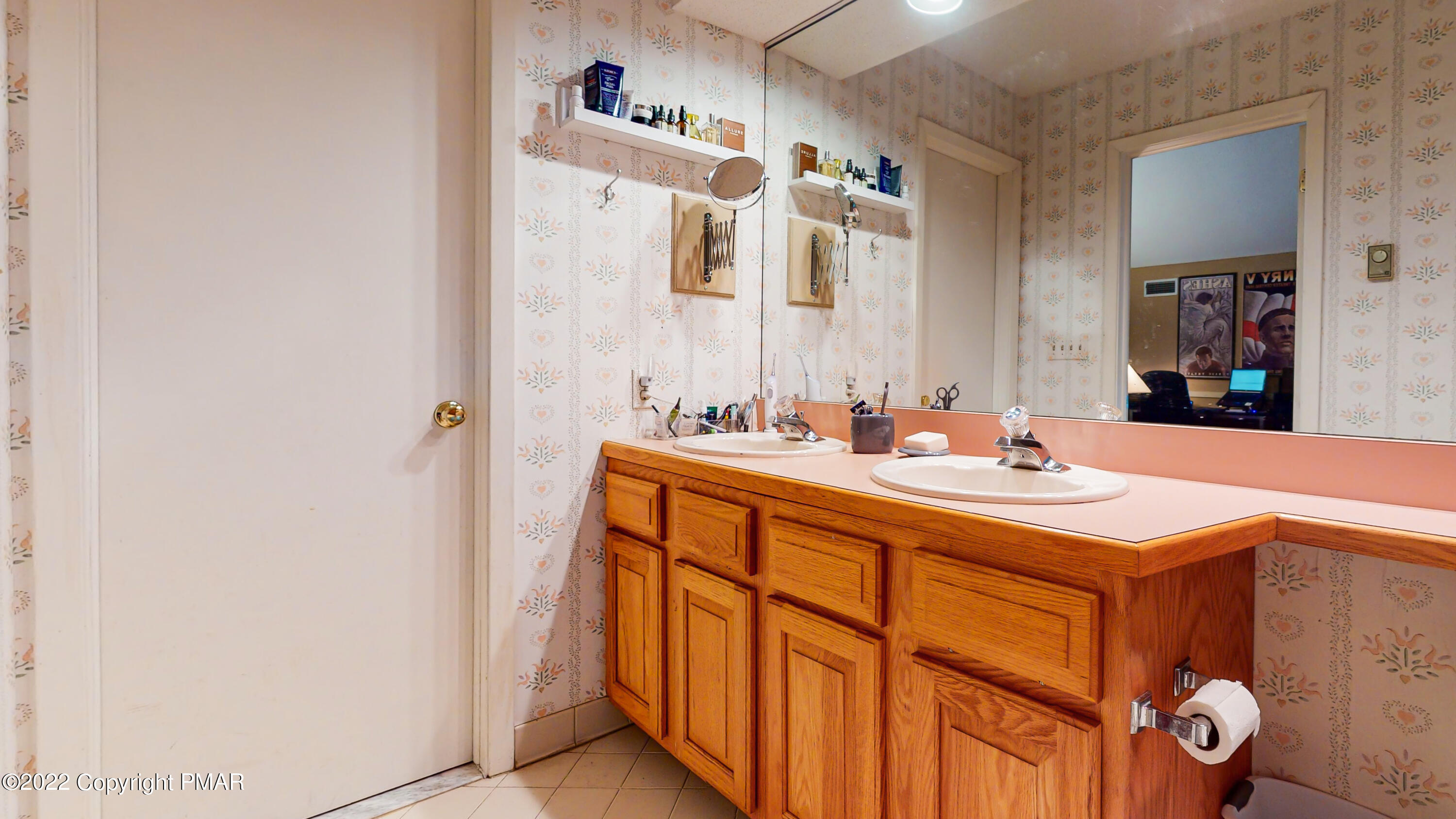2169 Oak Hill Drive Canadensis, PA 18325 - Photo 21 of 40 a bathroom with a sink and a mirror