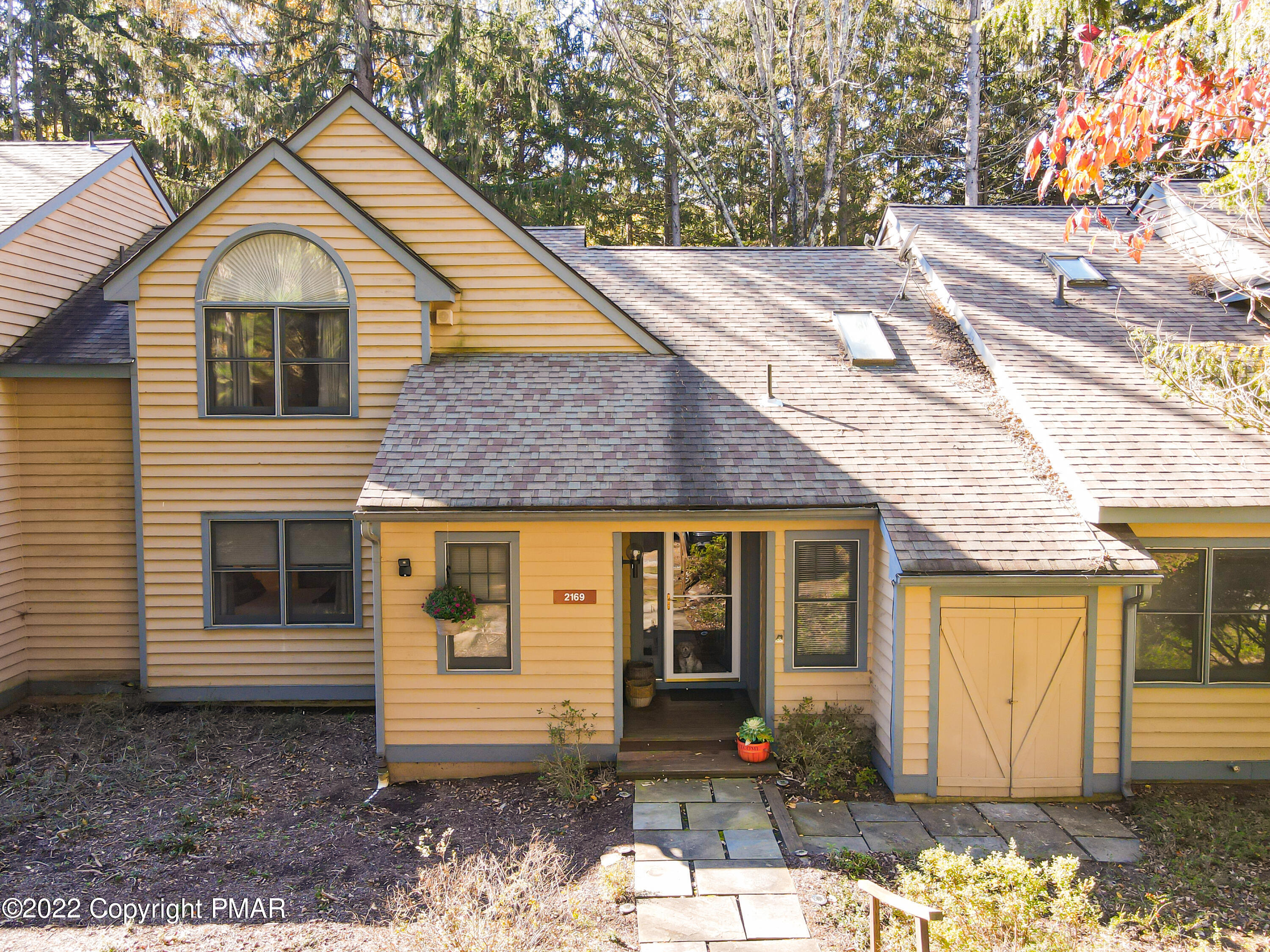 2169 Oak Hill Drive Canadensis, PA 18325 - Photo 39 of 40 a front view of a house