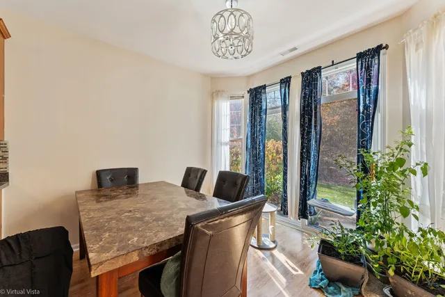 a view of livingroom with furniture