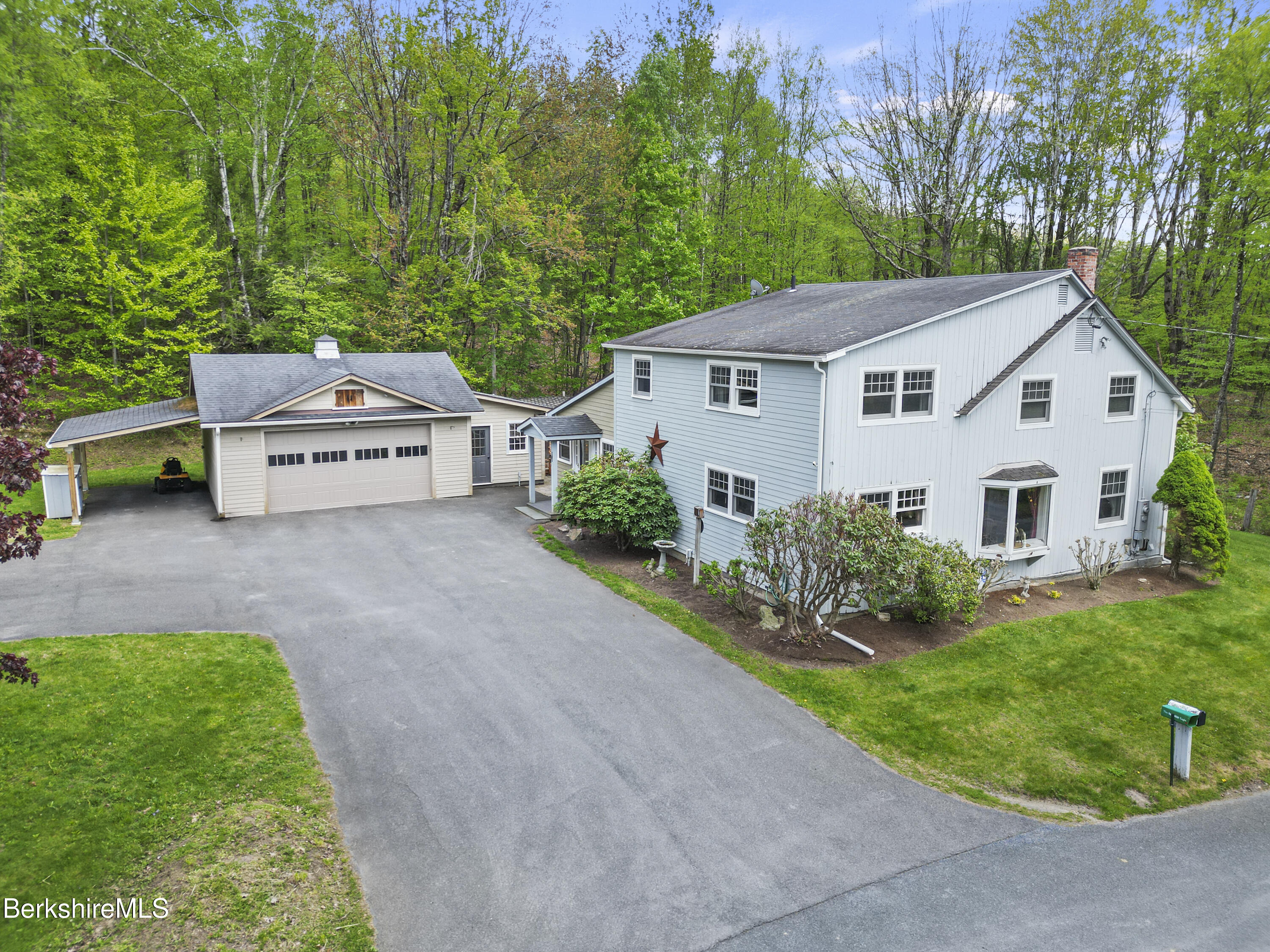 924 Henderson Road Williamstown, MA 01267 - Photo 41 of 51 Aerial View