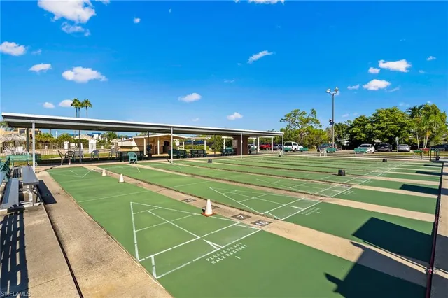 a view of a tennis court