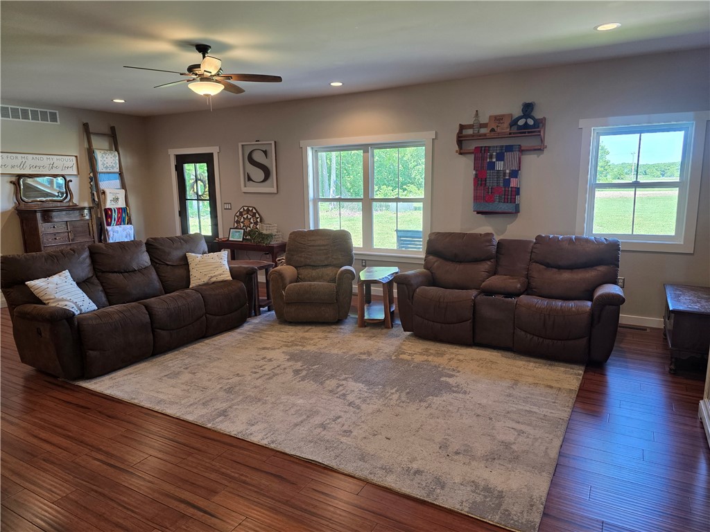 3082 East 300 N Road Stewardson, IL 62463 - Photo 5 of 40