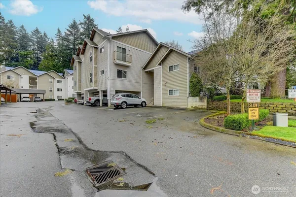 $324,950 | 5809 Highway Place Street Northeast, Unit A203, Everett, WA 98203