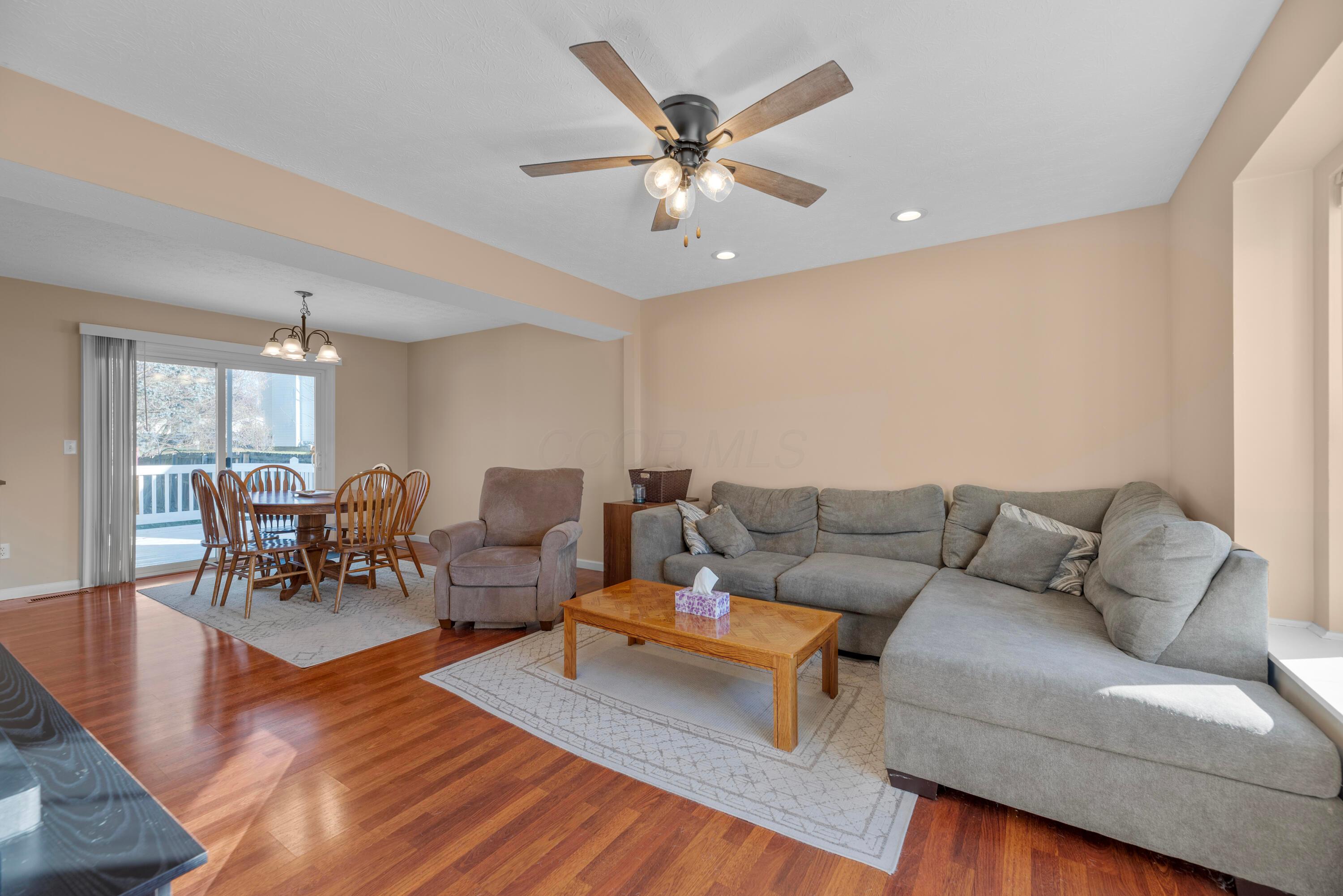 1710 Boulder Court Powell, OH 43065 - Photo 14 of 45 LVNG RM view from foyer