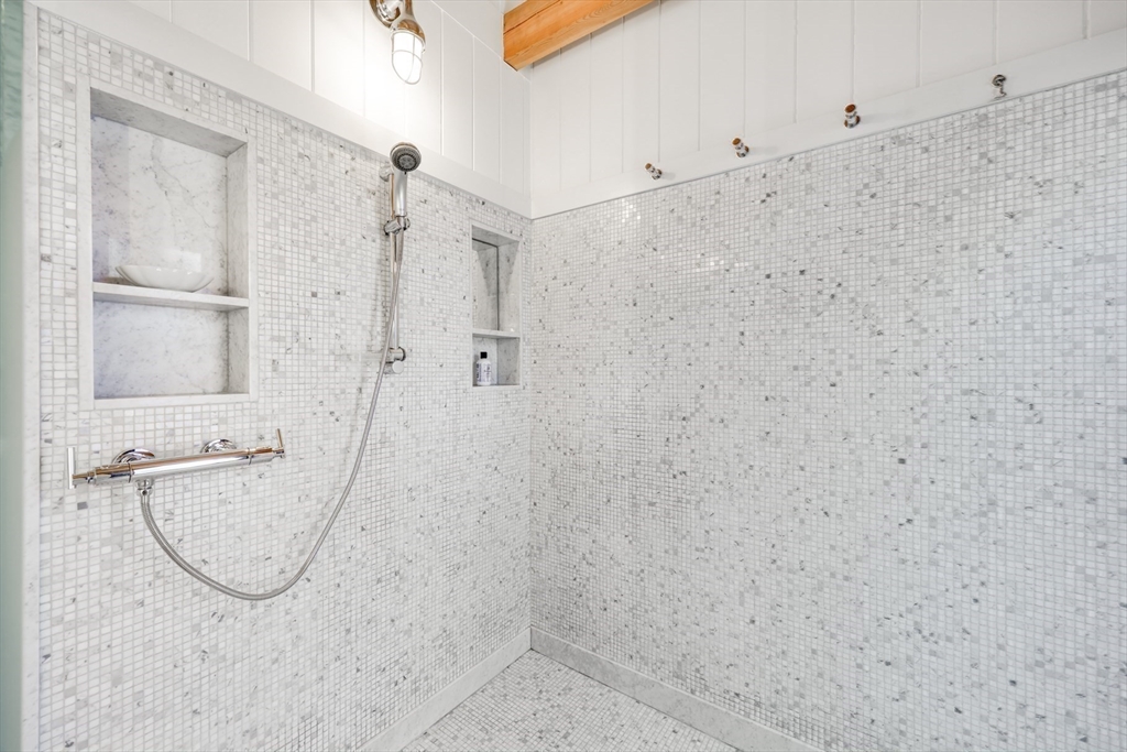 14-16 Sippewissett Road Falmouth, MA 02540 - Photo 24 of 39