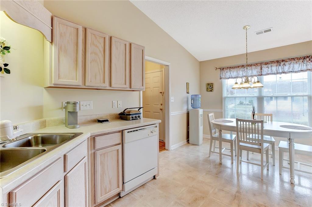 2872 WaterStone Loop High Point, NC 27265 - Photo 5 of 23