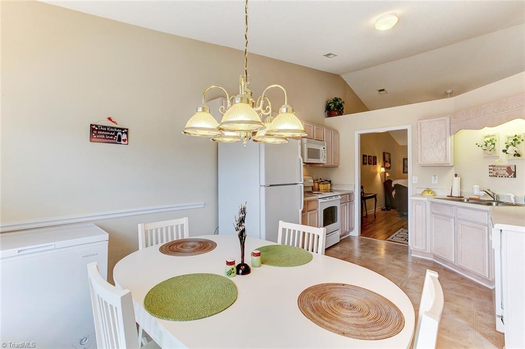 2872 WaterStone Loop High Point, NC 27265 - Photo 6 of 23