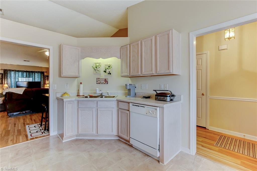 2872 WaterStone Loop High Point, NC 27265 - Photo 8 of 23
