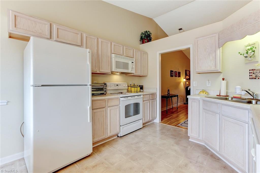 2872 WaterStone Loop High Point, NC 27265 - Photo 9 of 23