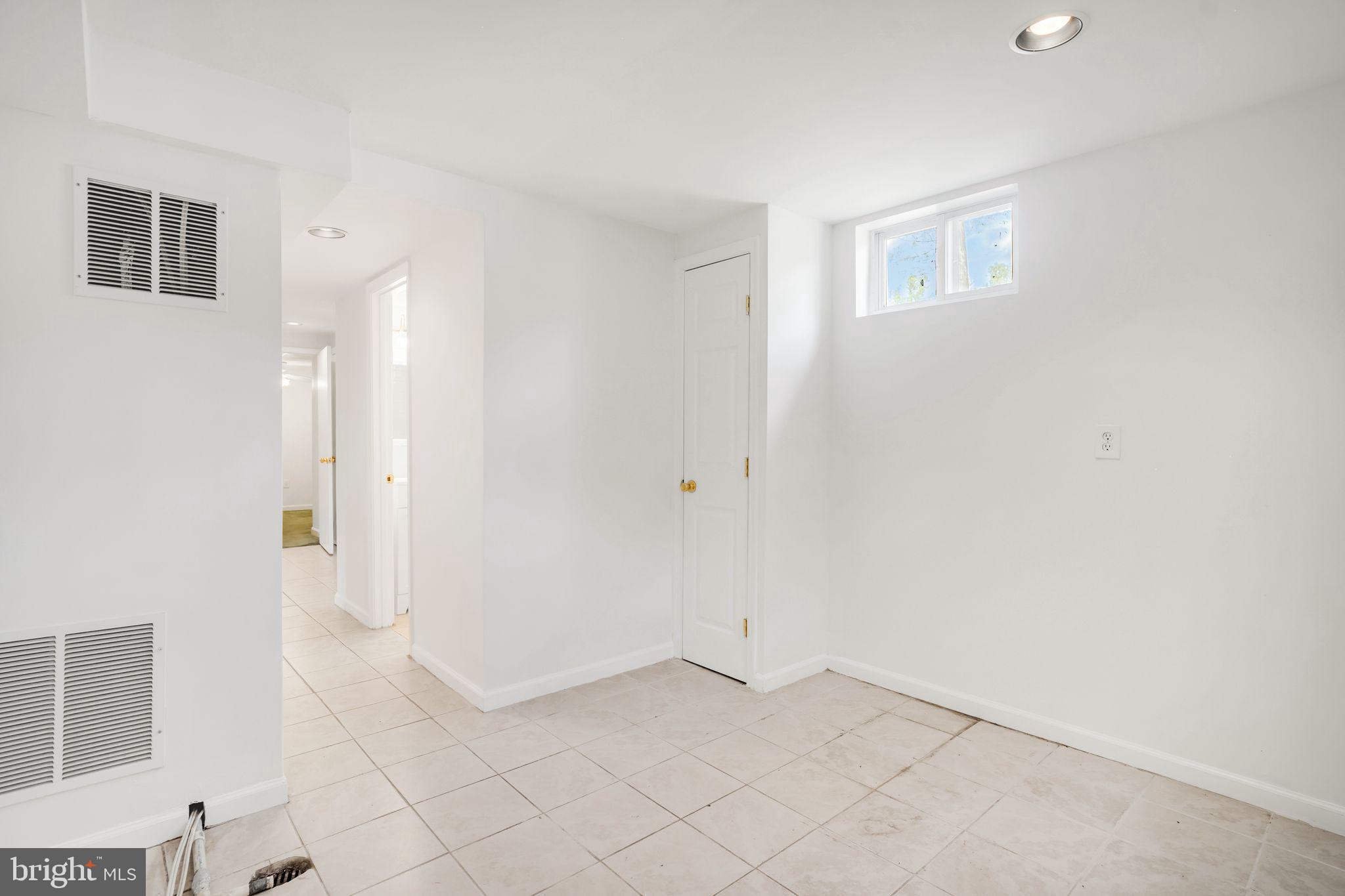 4552 Kinmount Road Lanham, MD 20706 - Photo 45 of 55 a view of an empty room