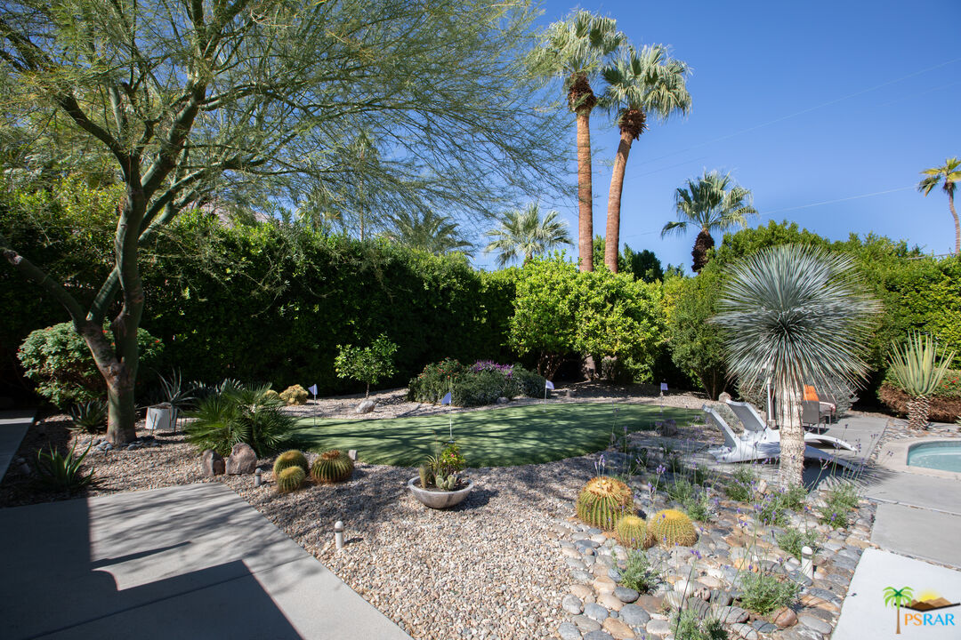 646 East Morongo Road Palm Springs, CA 92264 - Photo 39 of 45 a view of a backyard with a garden