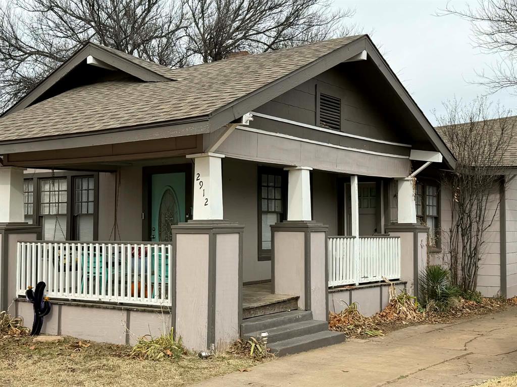 2912 10th Street Wichita Falls, TX 76309 - Photo 3 of 16 a front view of a house