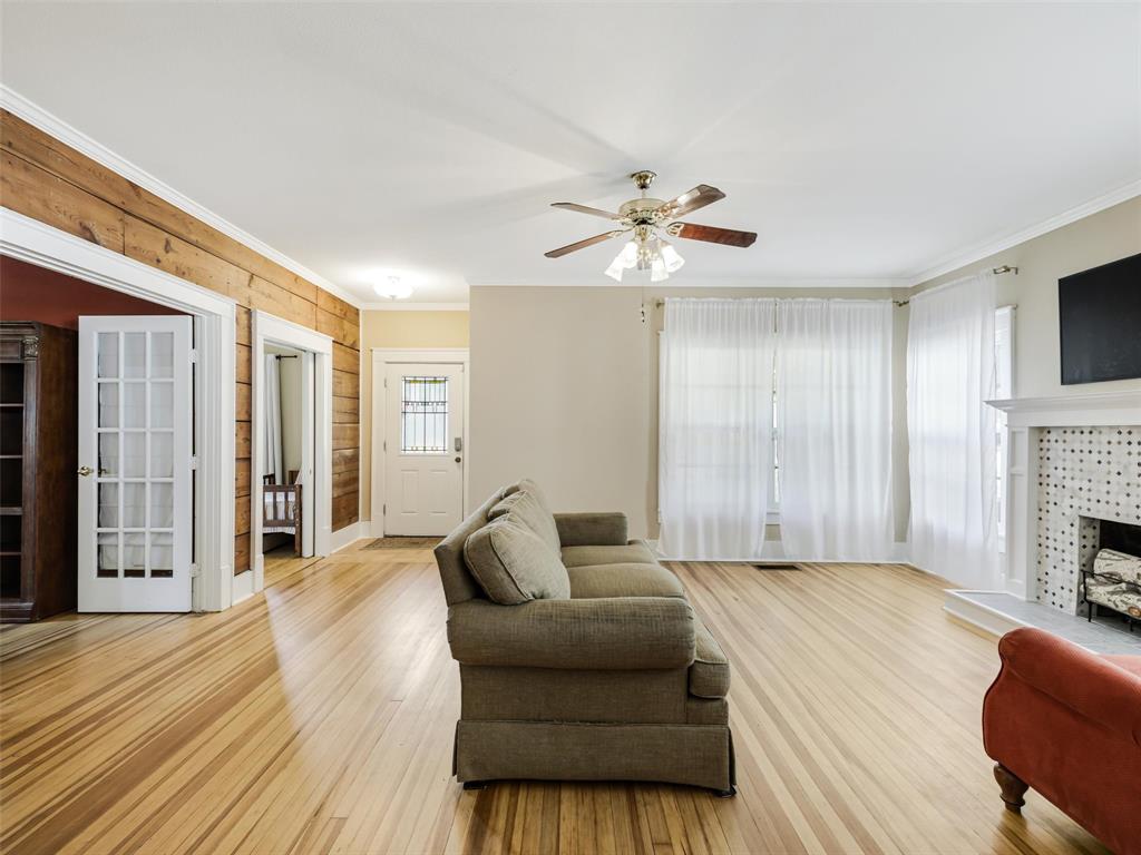 1119 West Walker Street Denison, TX 75020 - Photo 4 of 28 Gallery Image 4