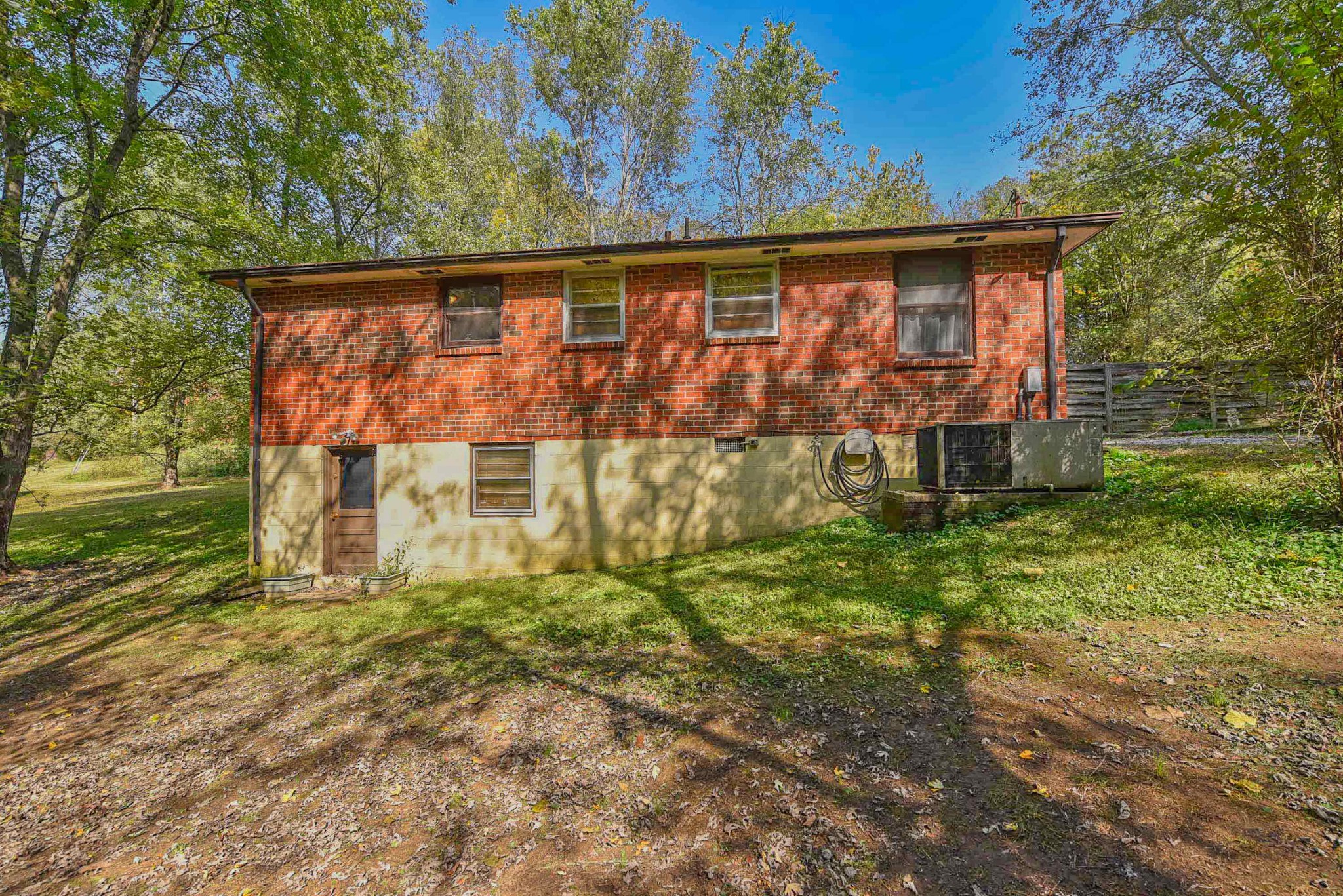 4601 Kinneys Road Springfield, TN 37172 - Photo 13 of 30 a front view of house with garden