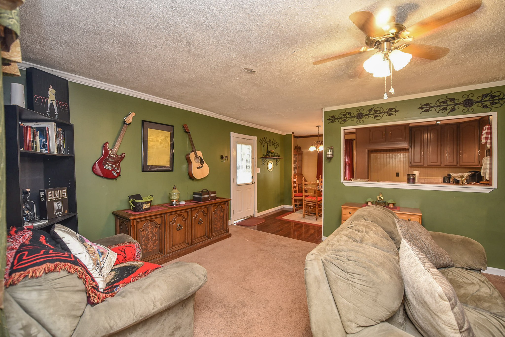4601 Kinneys Road Springfield, TN 37172 - Photo 16 of 30 a living room with furniture and a wooden floor