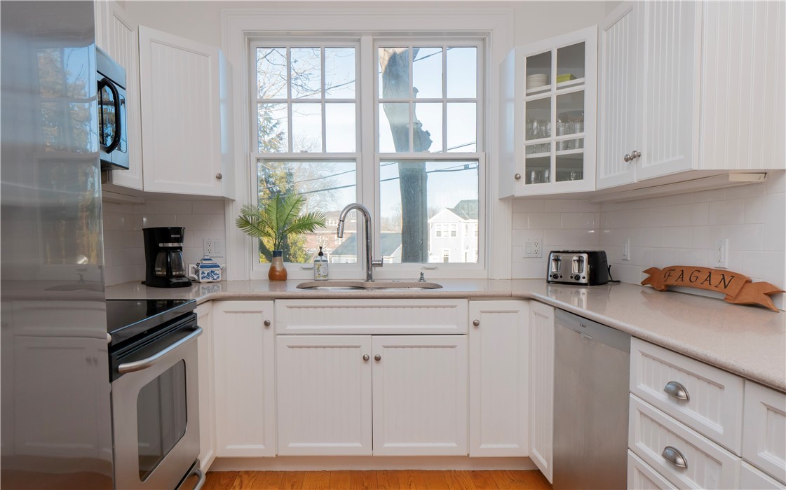 4 Kay Terrace Newport, RI 02840 - Photo 11 of 27