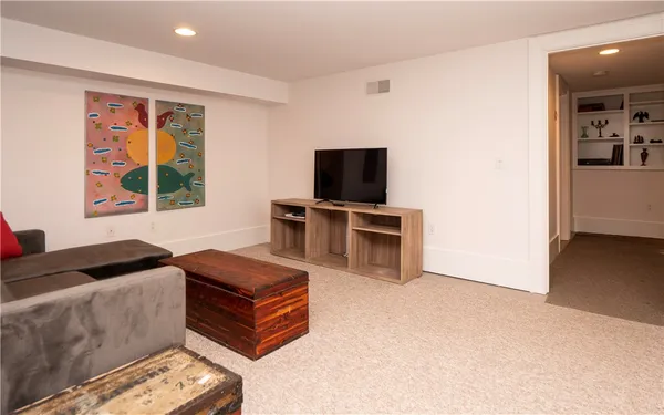 $4,500 | 4 Kay Terrace, Newport, RI 02840