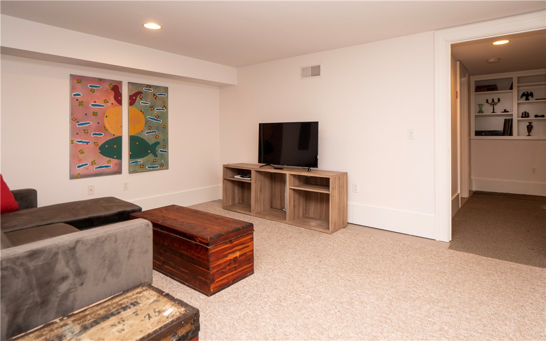 4 Kay Terrace Newport, RI 02840 - Photo 25 of 27