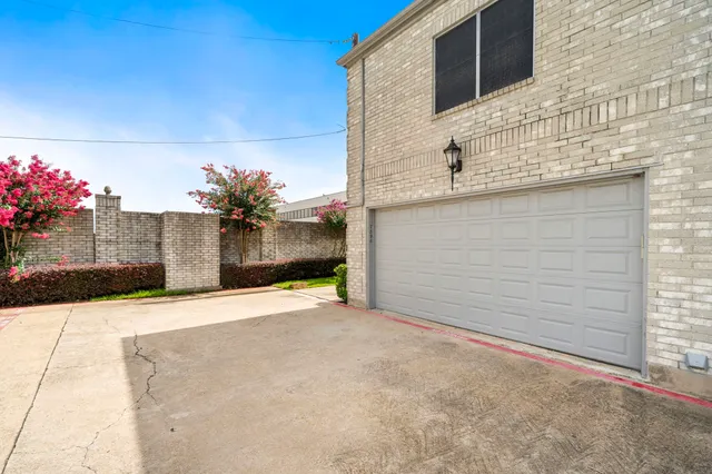 a view of a backyard of the house