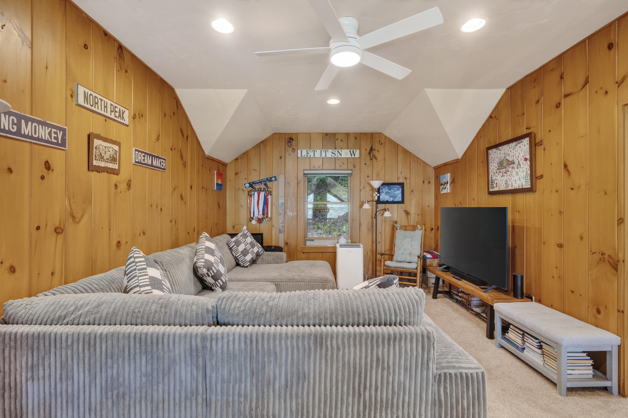 18 Franklin Road, Unit 4 Newry, ME 04261 - Photo 29 of 65 47_18franklin-39