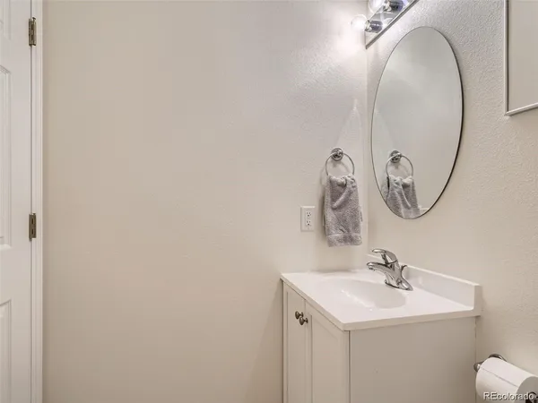 $3,000 | 21931 East Canyon Place, Aurora, CO 80016