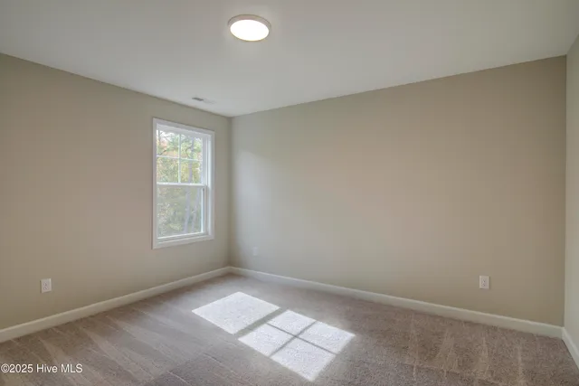 $1,975 | 217 Admiral Court, Sneads Ferry, NC 28460