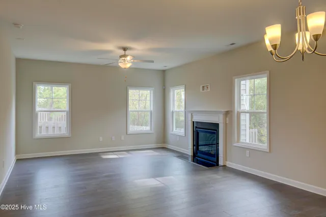 $1,975 | 217 Admiral Court, Sneads Ferry, NC 28460