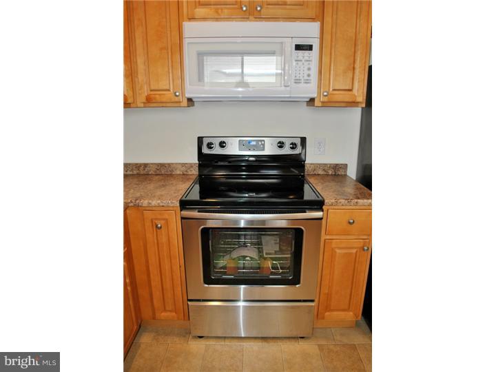 58 Harrow Road Levittown, PA 19056 - Photo 9 of 25 Kitchen
