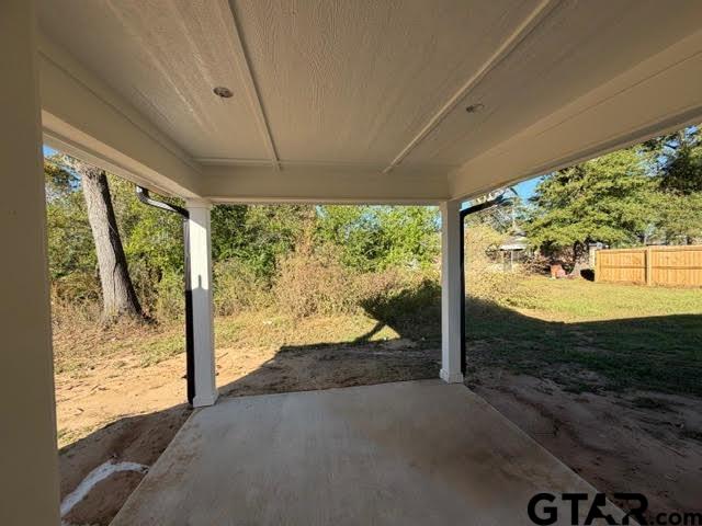 623 North Weldon Street Frankston, TX 75763 - Photo 10 of 29 a view of a porch