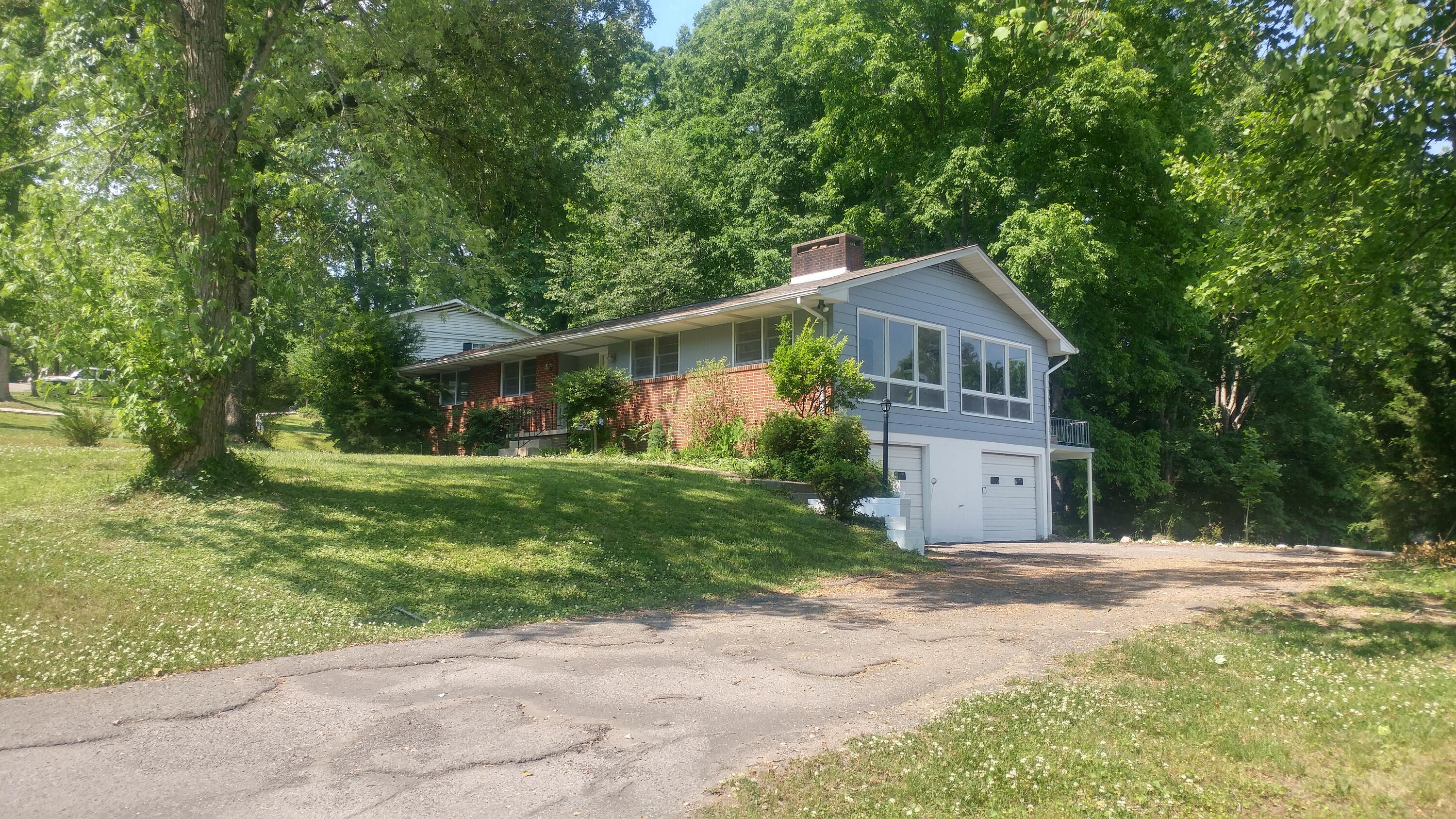 134 North Seneca Road Oak Ridge, TN 37830 - Photo 2 of 25 0525211612_HDR
