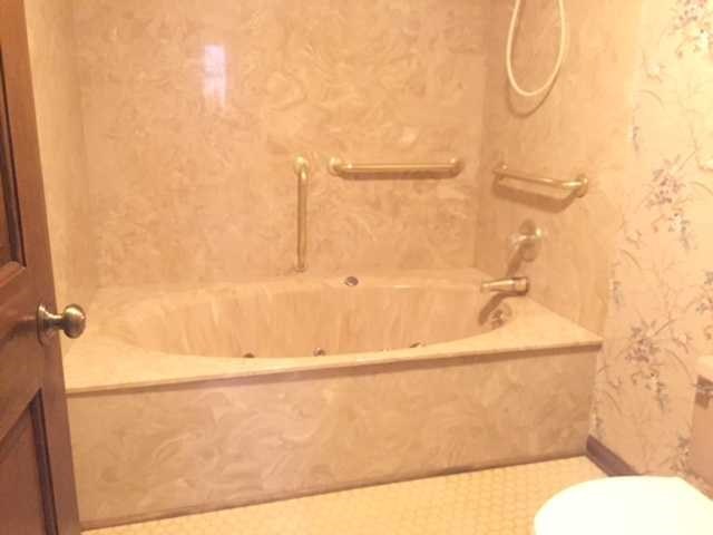 6875 Colaparchee Road, Unit 5A Macon, GA 31210 - Photo 17 of 39 a bathroom with a bathtub