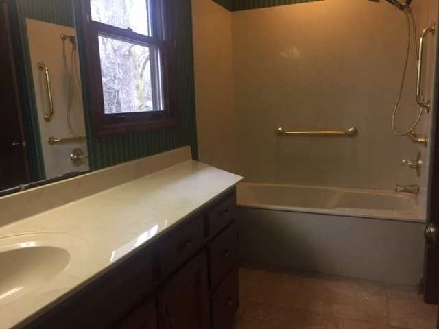 6875 Colaparchee Road, Unit 5A Macon, GA 31210 - Photo 30 of 39 a bathroom with a bathtub