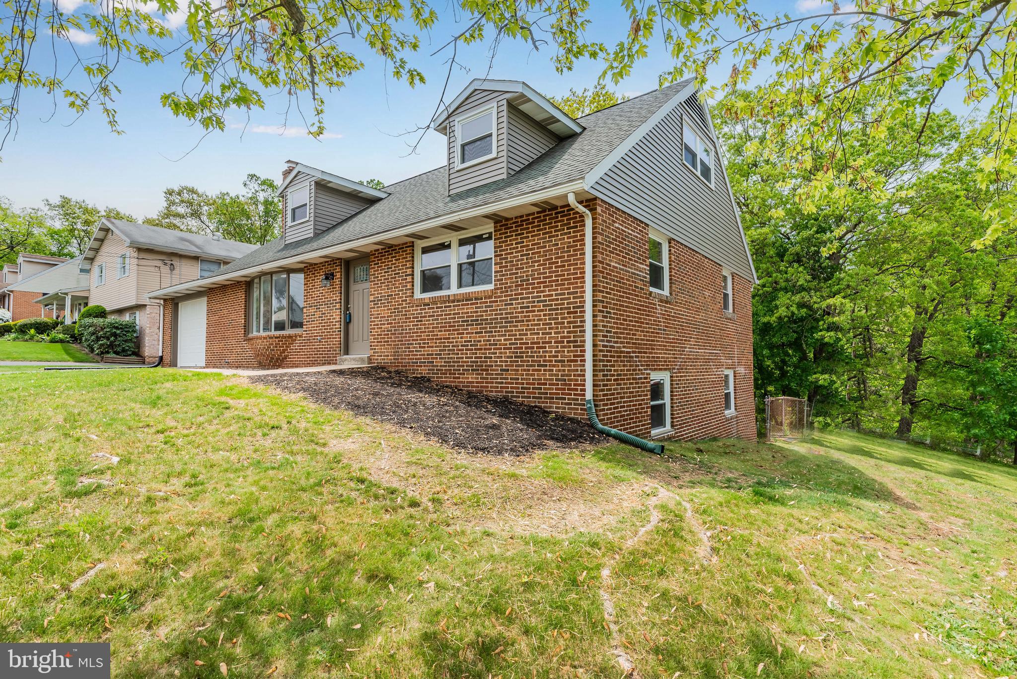 113 Sharon Road Enola, PA 17025 - Photo 3 of 27 Gallery Image 3