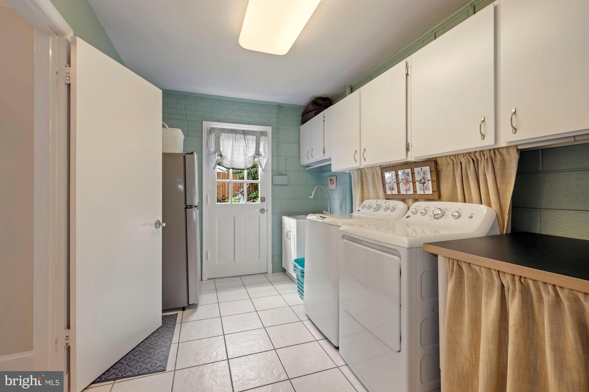 1218 Perry William Drive McLean, VA 22101 - Photo 19 of 37 Laundry Room