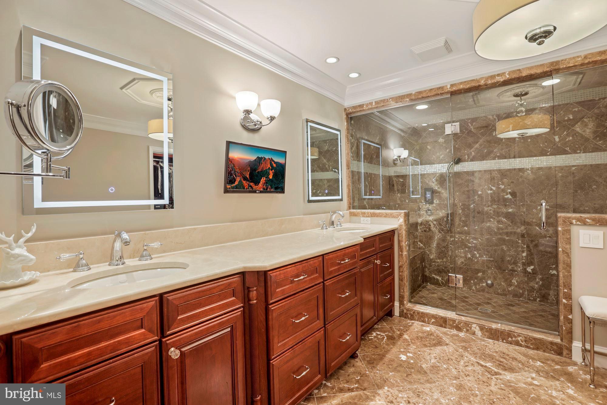 1218 Perry William Drive McLean, VA 22101 - Photo 24 of 37 Primary Bath