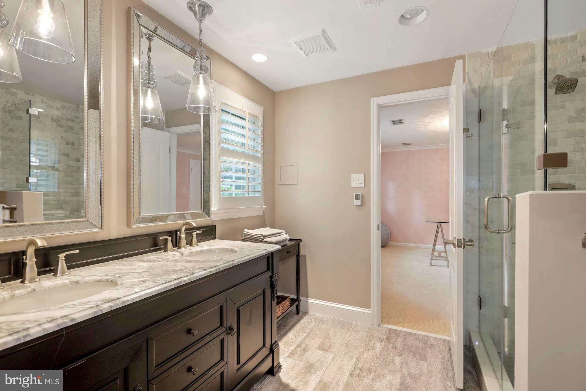 1218 Perry William Drive McLean, VA 22101 - Photo 31 of 37 Jack N Jill Bath