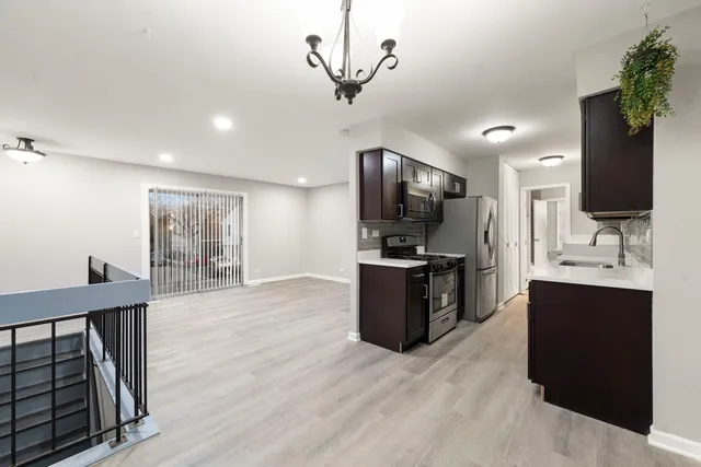 $2,395 | 602 Bryn Mawr Court, Unit 602, Schaumburg, IL 60107