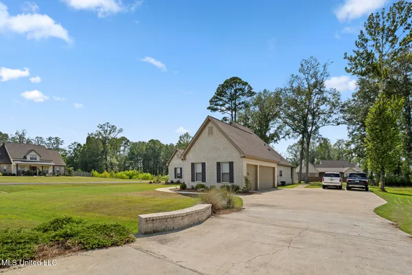 $529,500 | 301 Leland Drive, Brandon, MS 39042