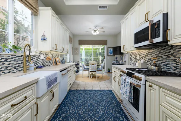 $925,000 | 1150 Corte Riviera, Camarillo, CA 93010