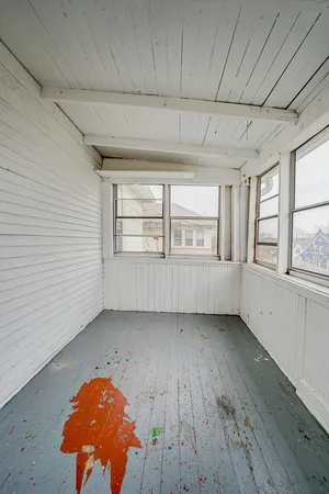 $1,350 | 706 McDonough Street, Unit 2, Joliet, IL 60436