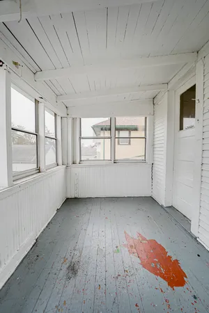 $1,350 | 706 McDonough Street, Unit 2, Joliet, IL 60436