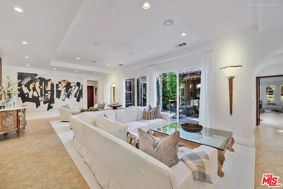 14 Via Santa Velera Rancho Mirage, CA 92270 - Photo 4 of 55