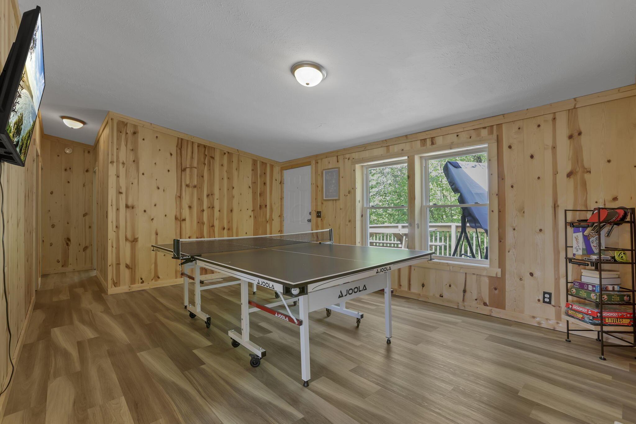 18682 Griffith Road Logan, OH 43138 - Photo 24 of 44 18682 rec room v2