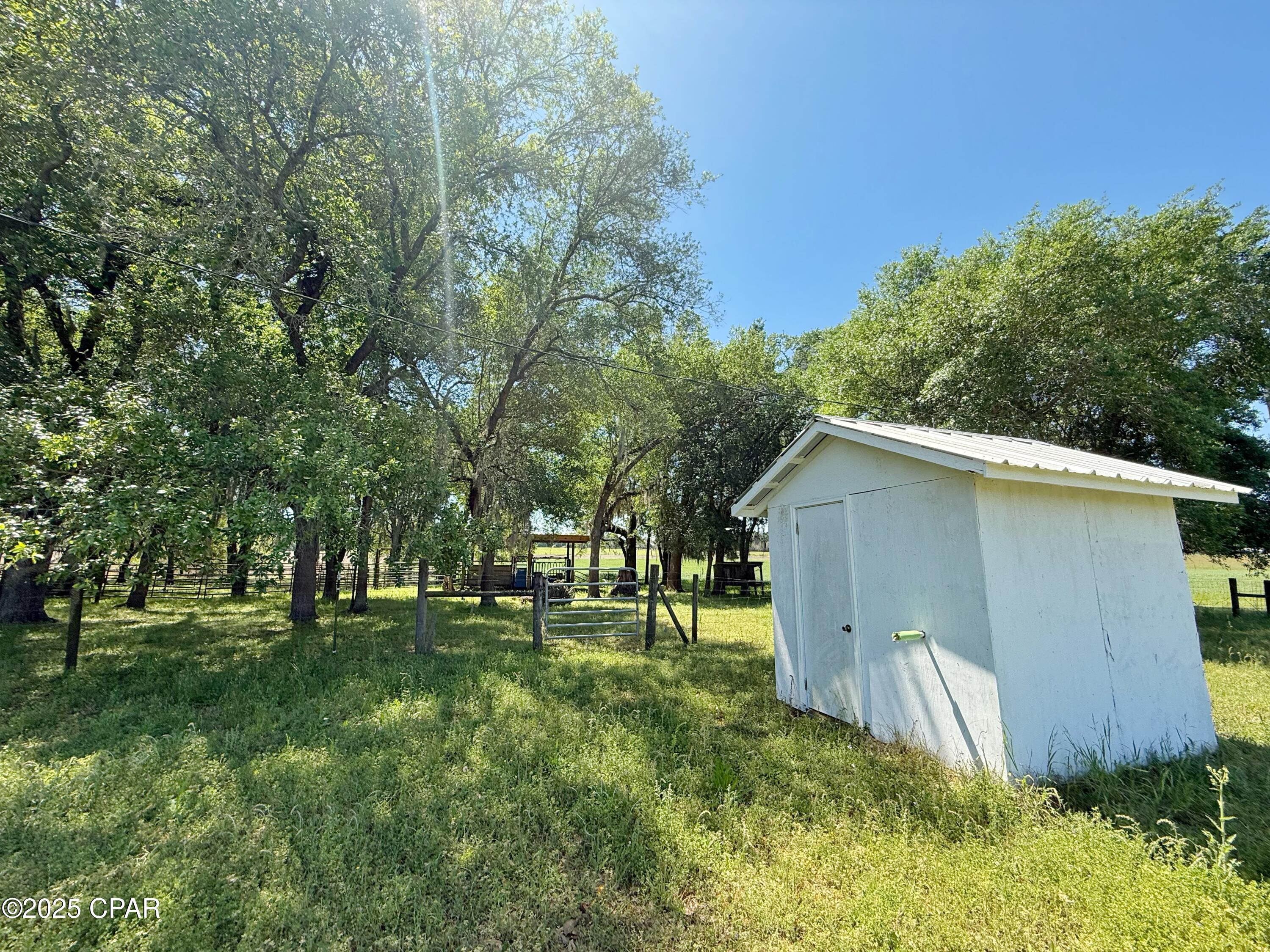 6491 Wolf Pond Road Bascom, FL 32423 - Photo 35 of 48